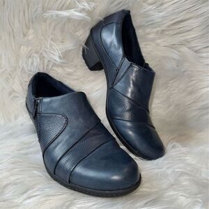 Earth Origins Women's Monica Blue Ankle Bootie Low Heel Shiites Size 7.5